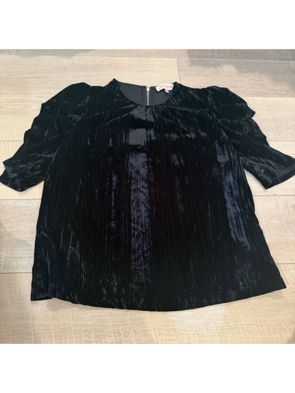 Leyden Womens Black Crushed Velved Shirt Medium